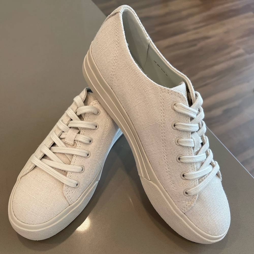 Vince Sneakers - Size 6